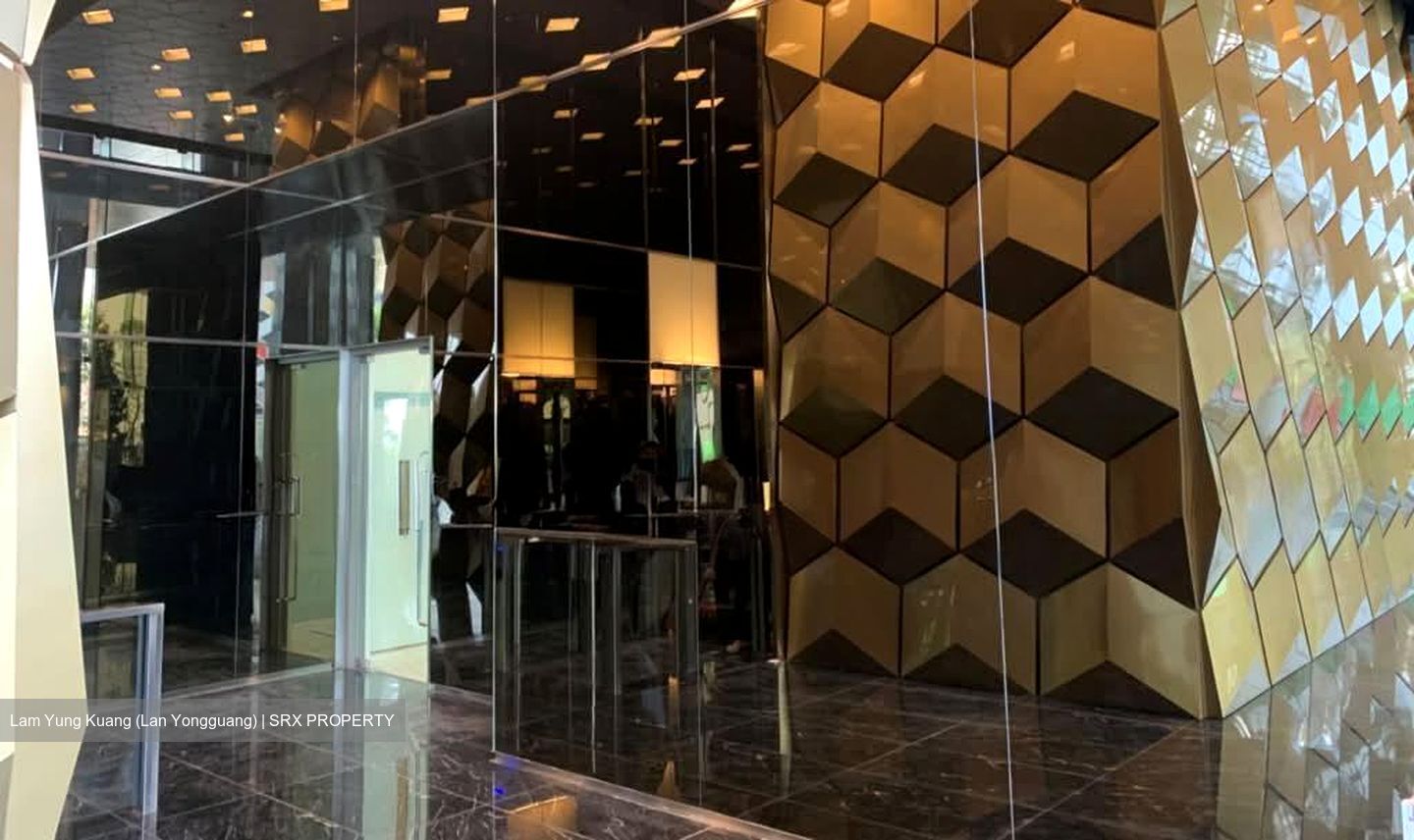 Centrium Square (D8), Office #605306311